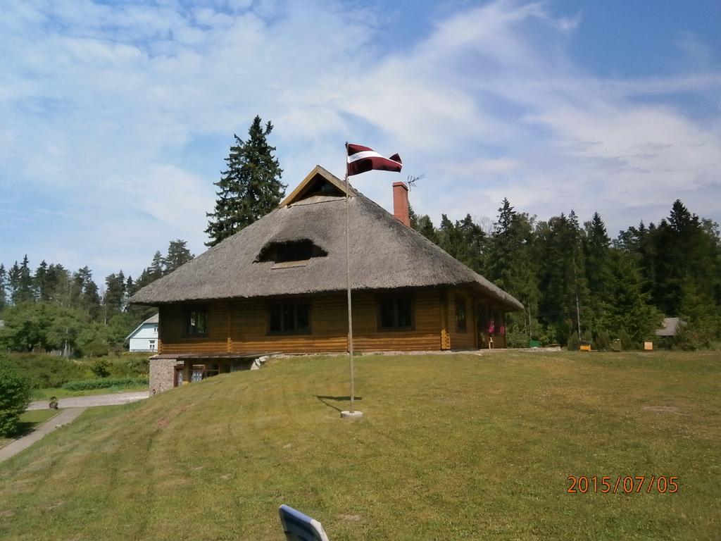 Mezupes Guest House Tuja Bagian luar foto