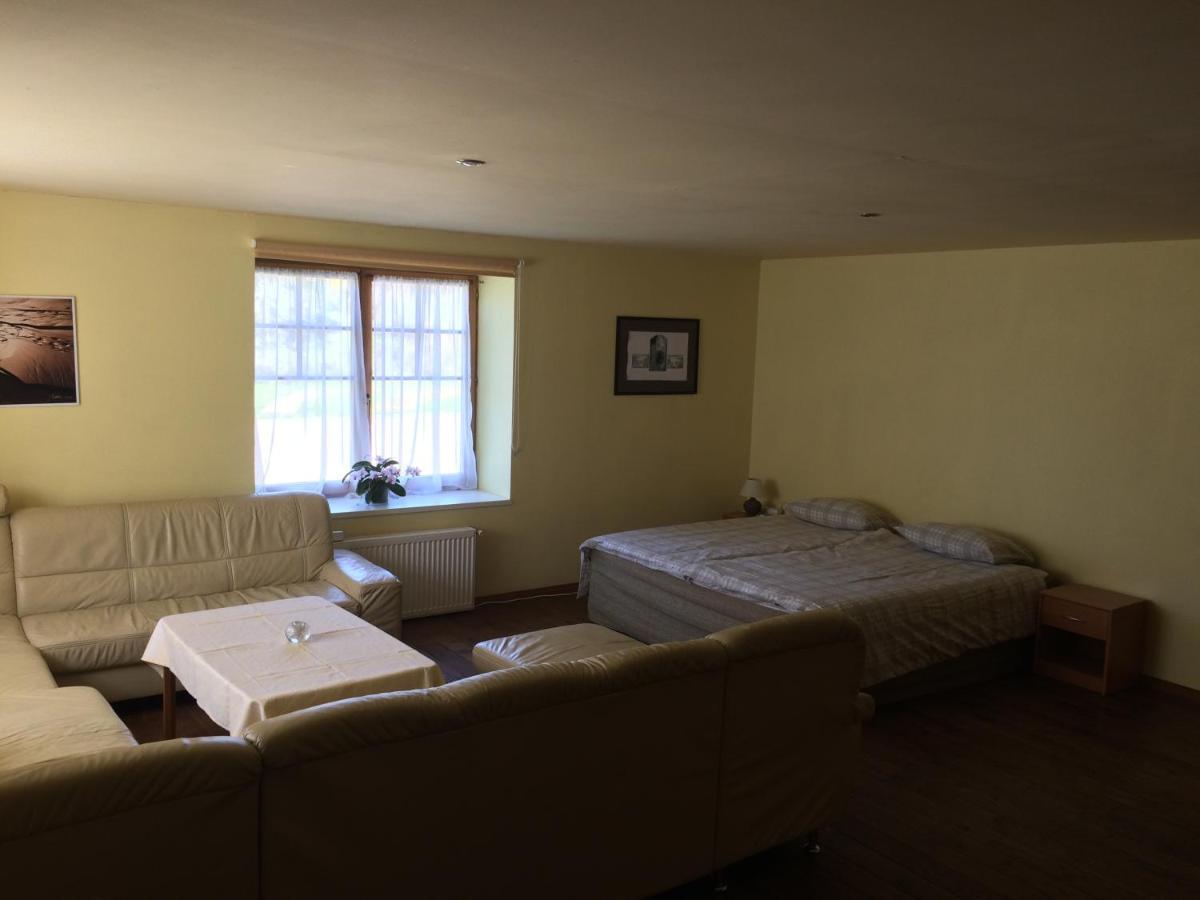 Mezupes Guest House Tuja Bagian luar foto